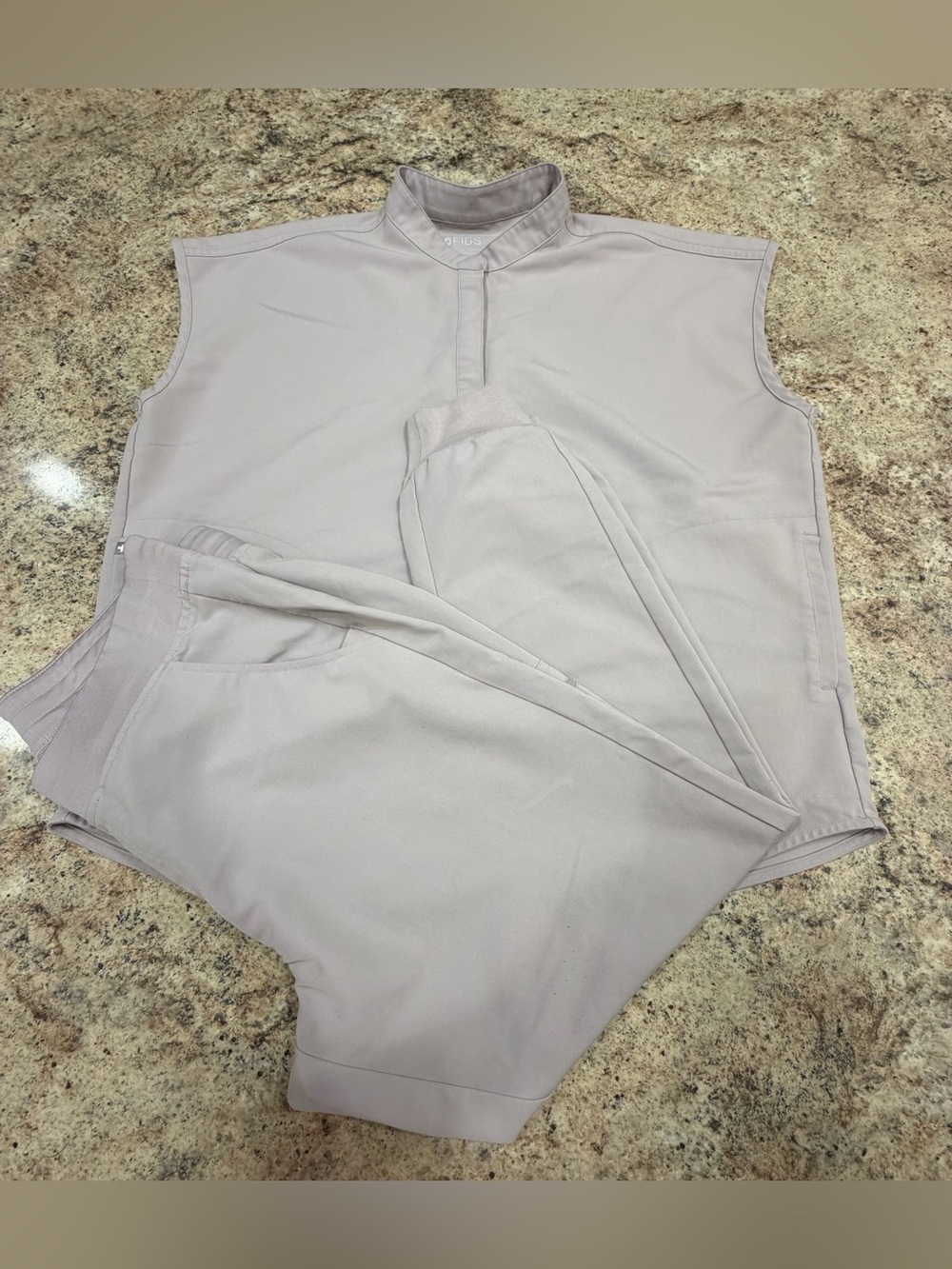 Figs Women’s Uniform Set Size Large Raffaella Top & Size Large Joggers Slate